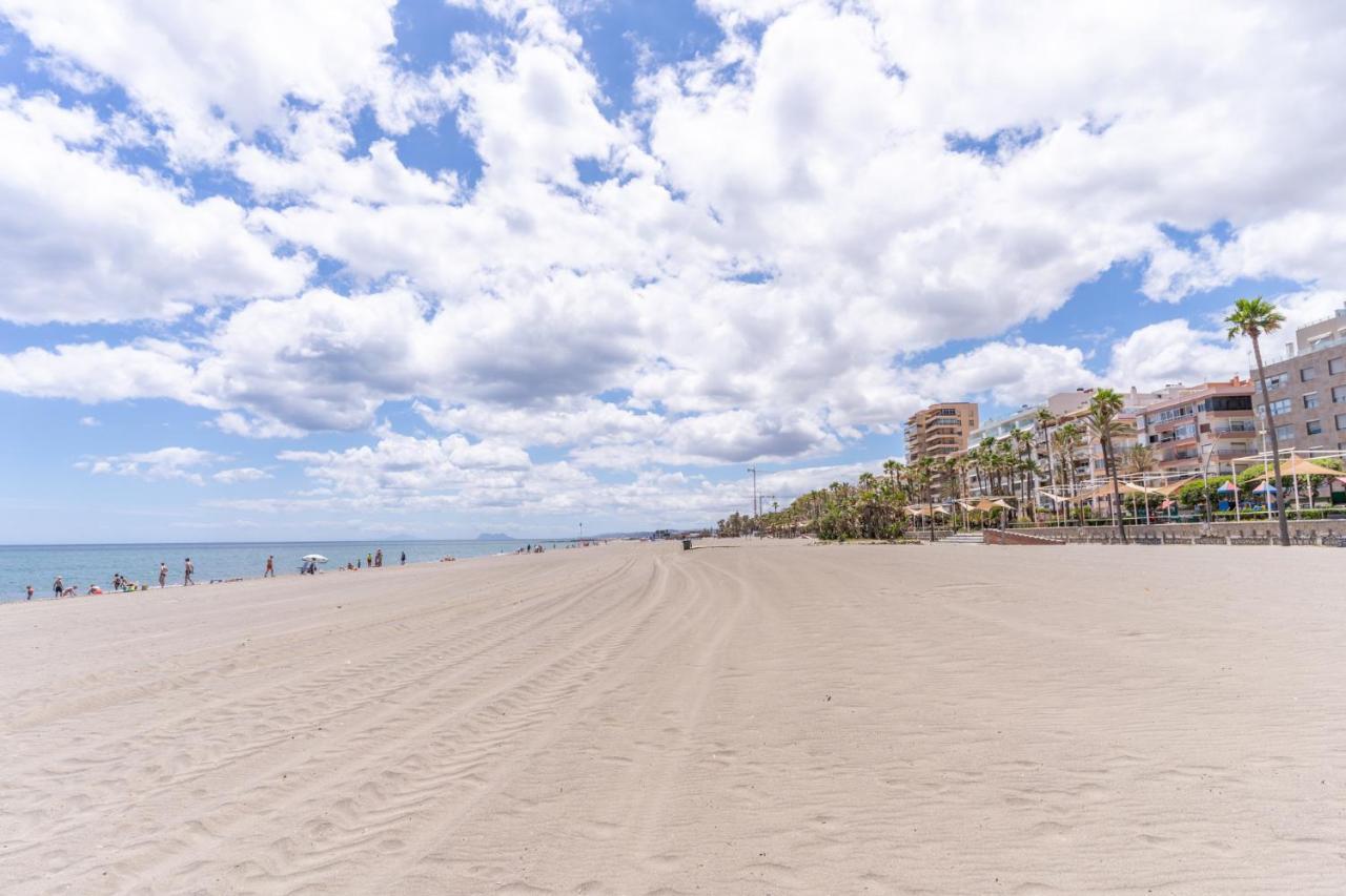 Апартаменты Estepona Beachside Экстерьер фото